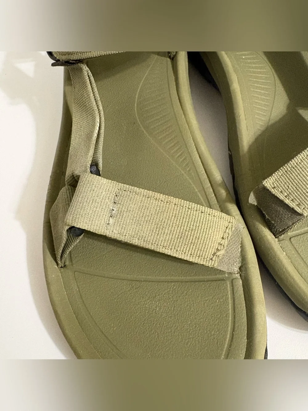 Teva Hurricane XLT2 Olive Green Hook-and-Loop Strapped Men's Sandals Like New